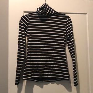 Striped turtleneck!!!!